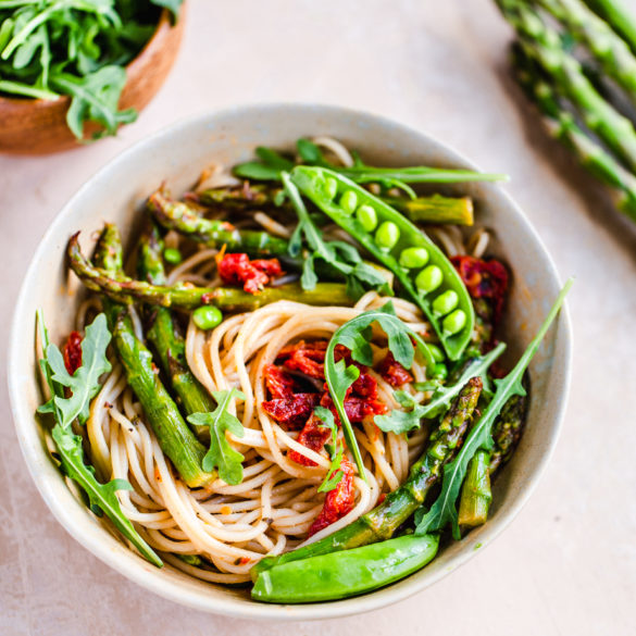 ASPARAGUS AND SUN-DRIED TOMATO PASTA