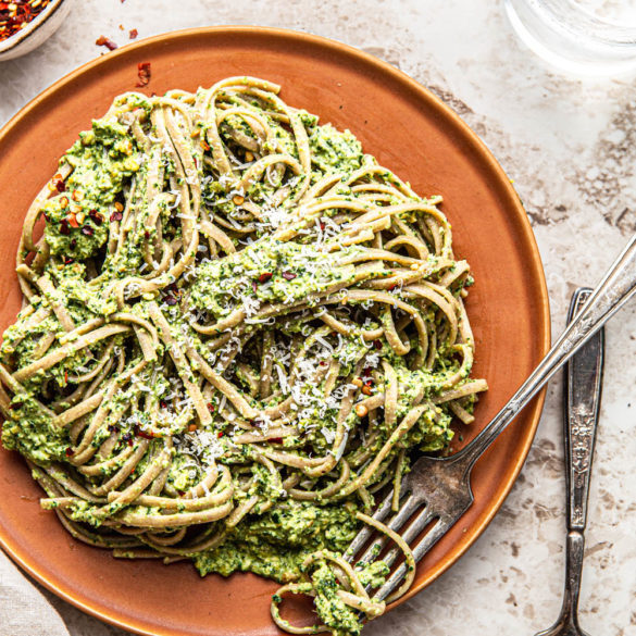 Kale and Pistachio Pesto Spaghetti (vegan) natteats