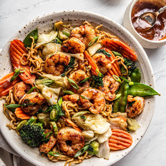 Shrimp Stir Fry with Noodles and Vegetables natteats