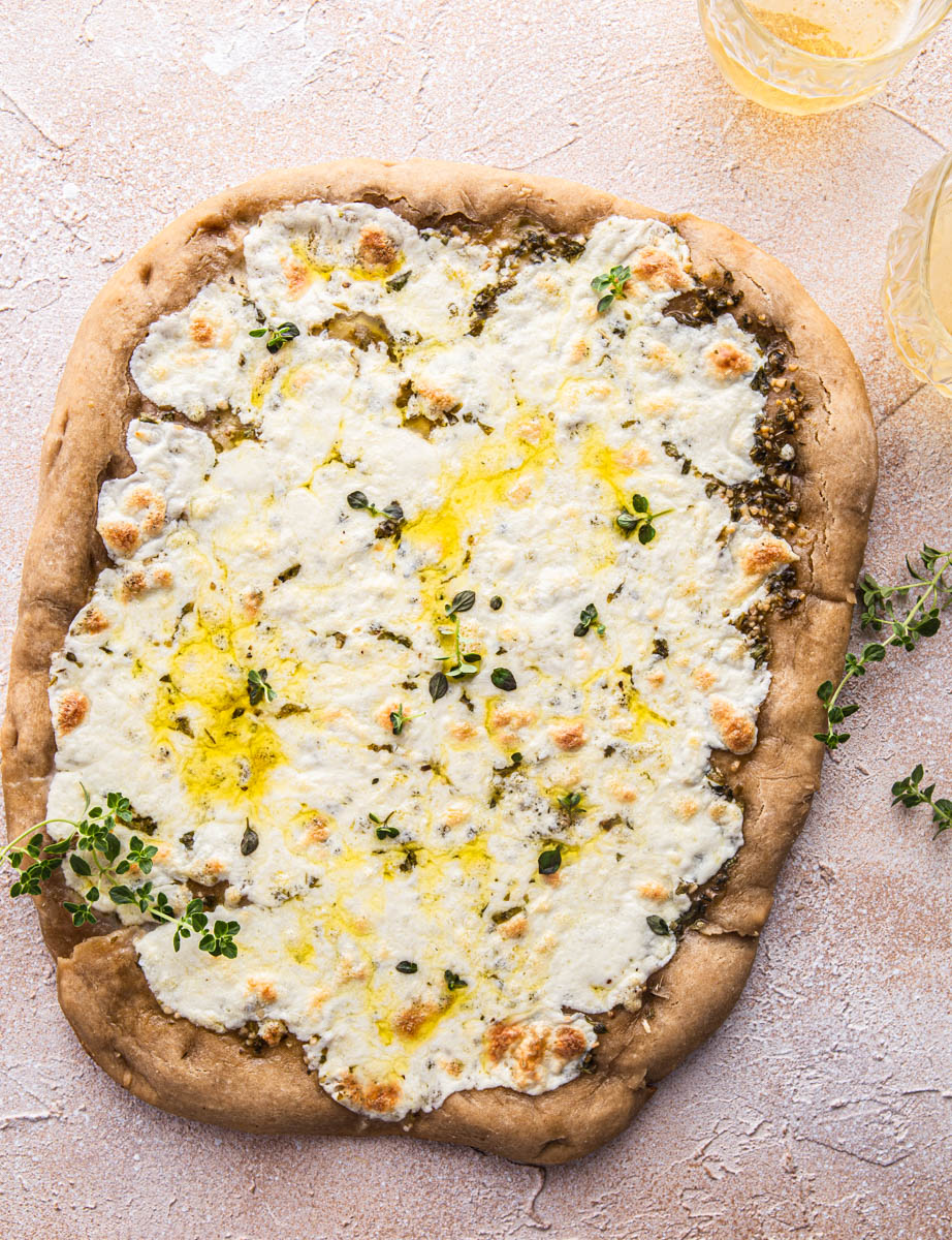 Olive Oil Pizza without Tomato Sauce