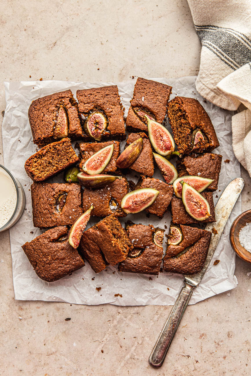 Pumpkin Spice Blondies with figs styling photography