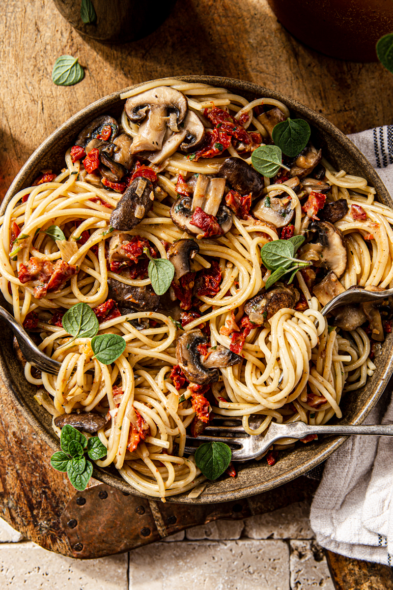 sun dried tomato pasta with mushrooms and herbs
