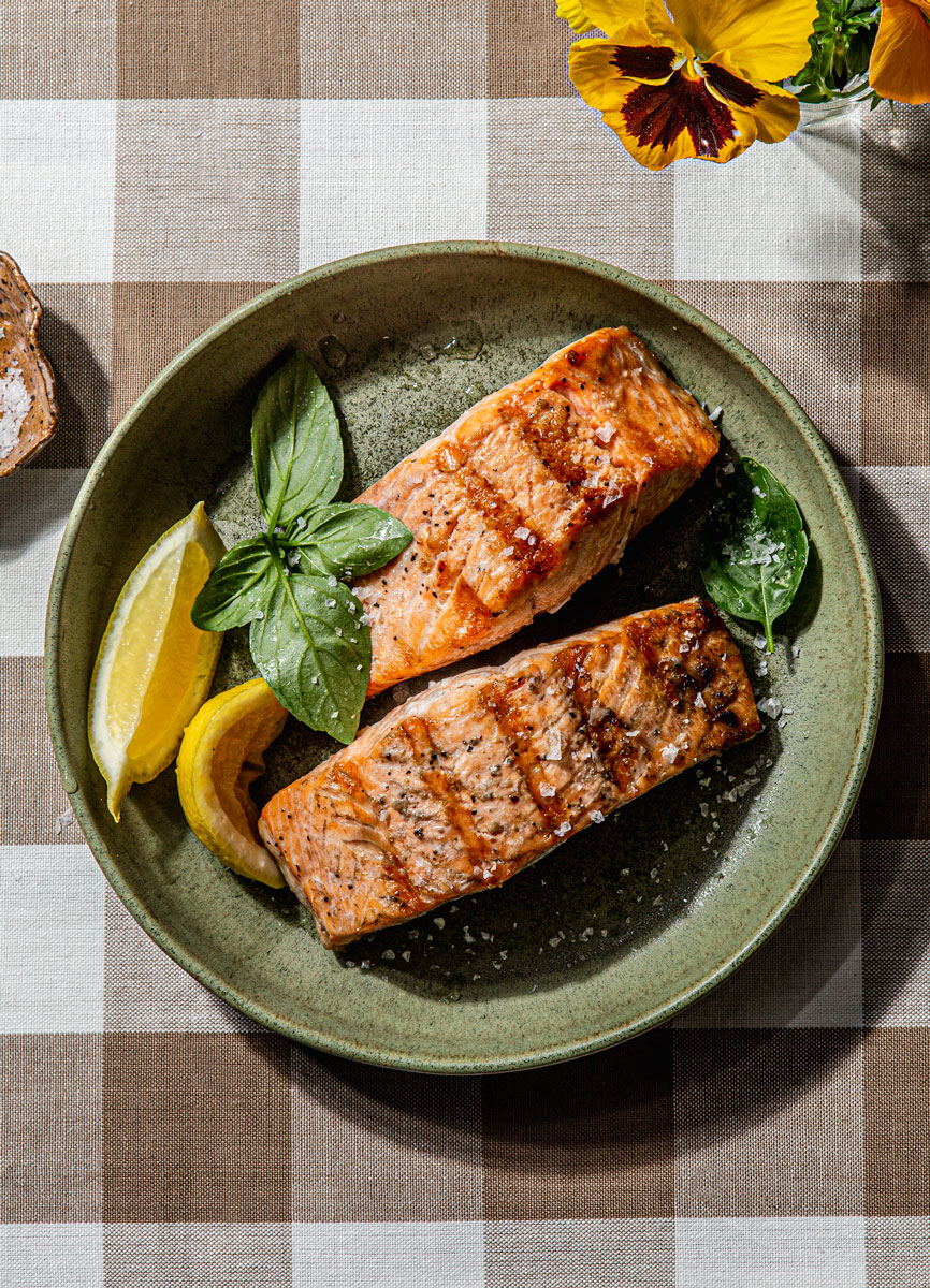 summer grilled salmon photography