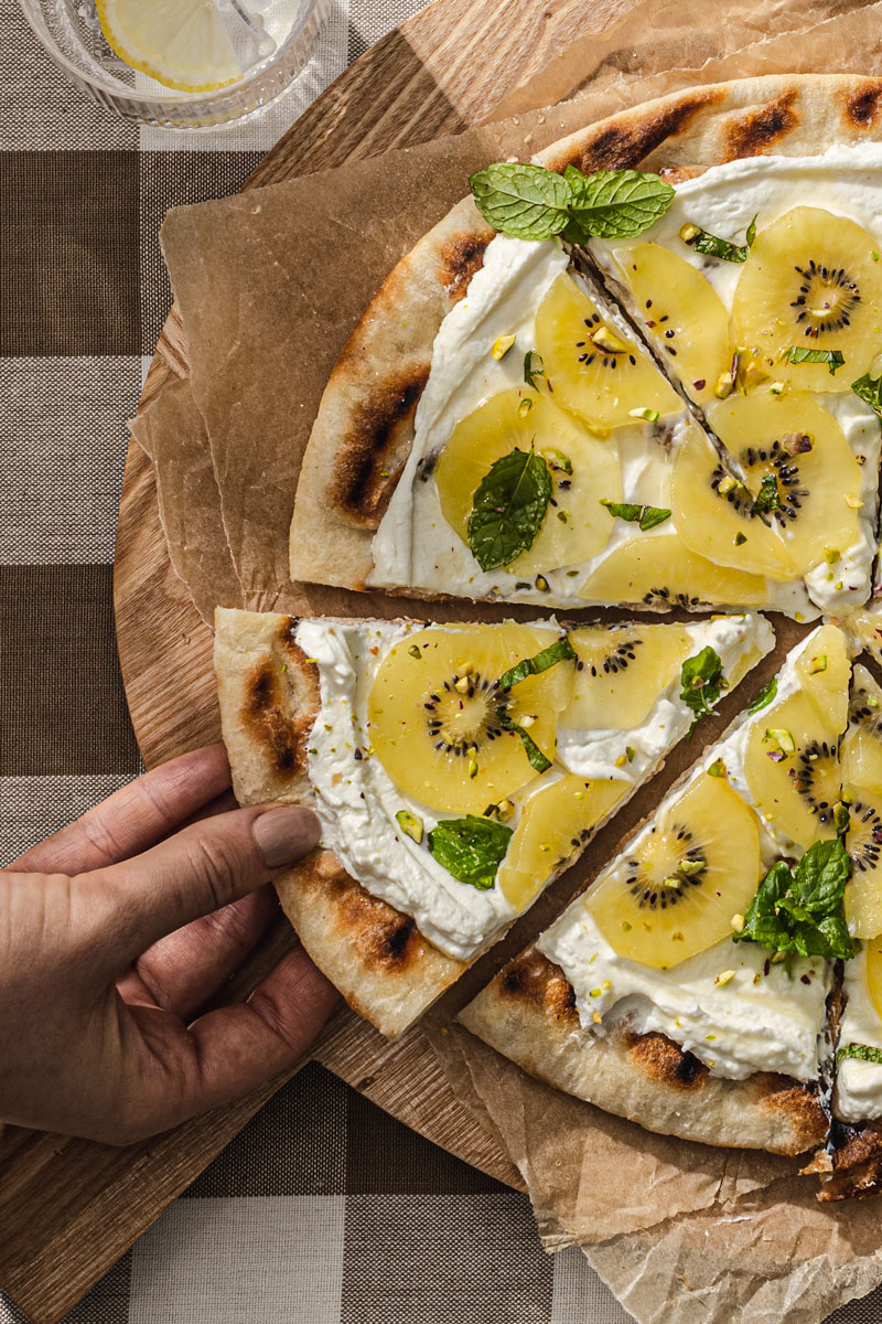 grilled pizza flatbread with goat cheese and kiwi 